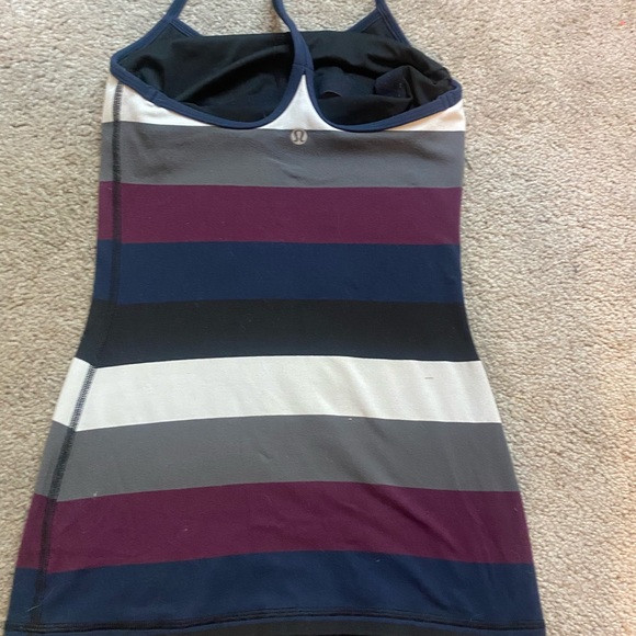 Lululemon outfit - tank and Navy shorts - Picture 4 of 8